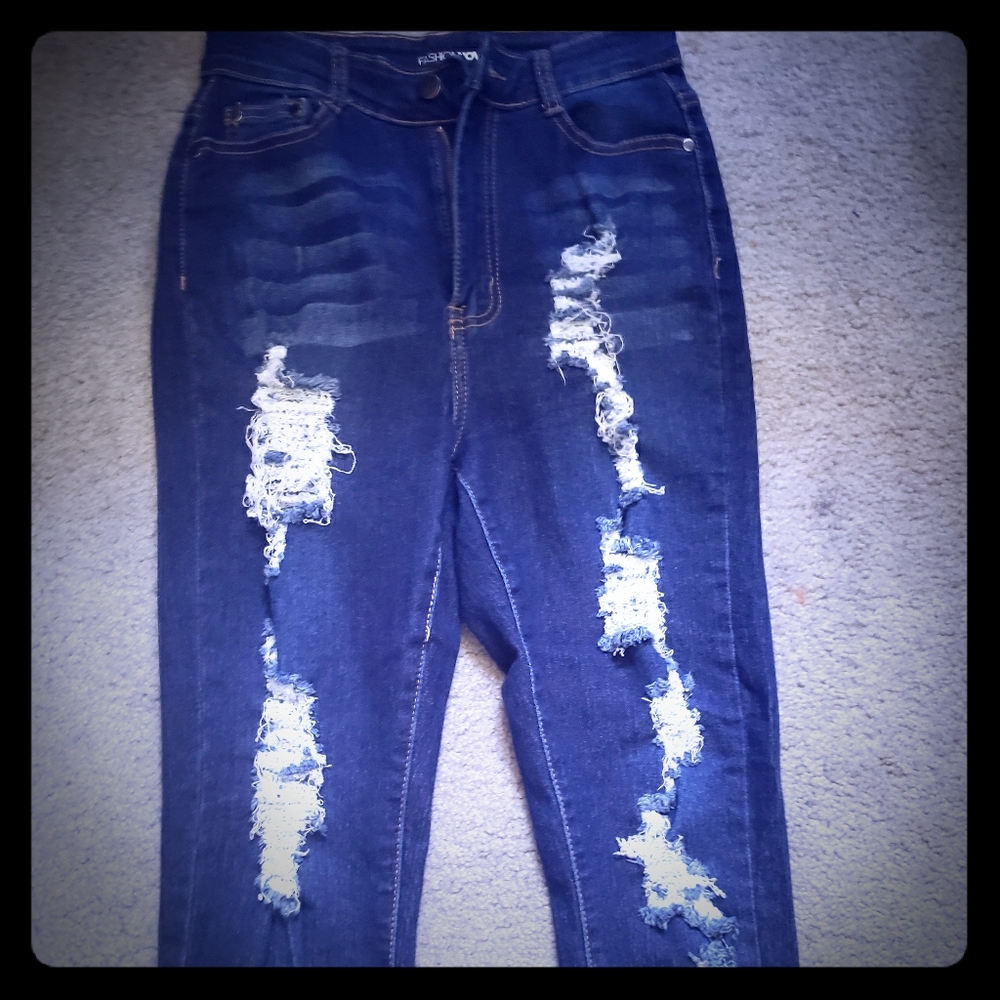 Fashion nova High waisted ripped jeans